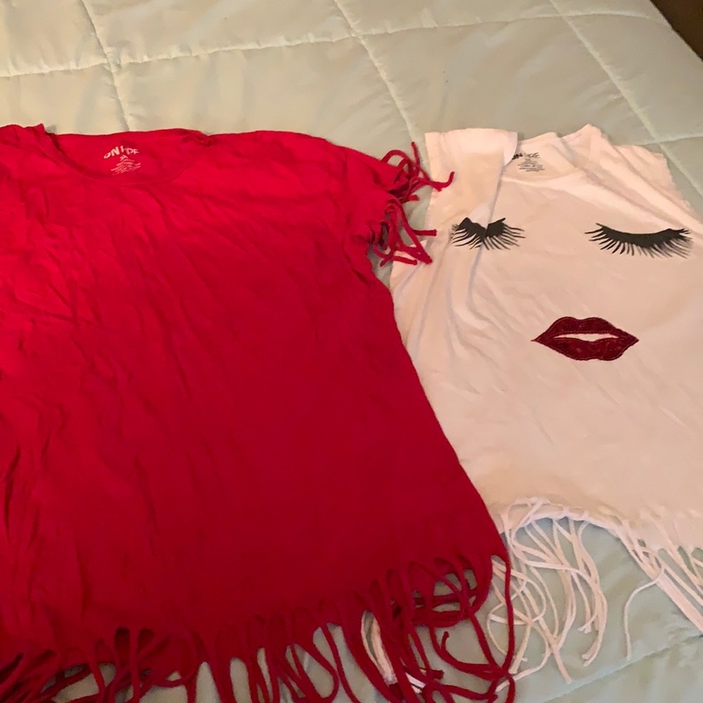 T shirts with fling strings on arms and bottom they cute